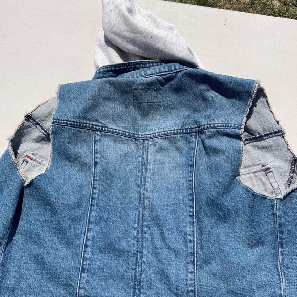 Vest - Picture 3 of 3